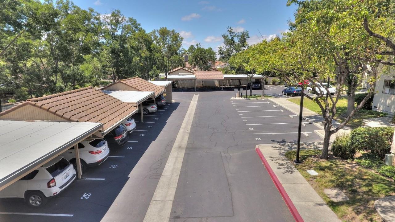 Cambridge Court Townhomes - Photo 2 of 37