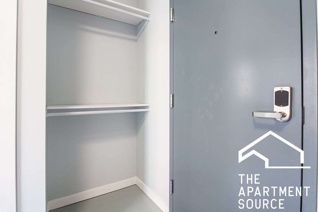4700 N Racine Ave #108 - Photo 5 of 31