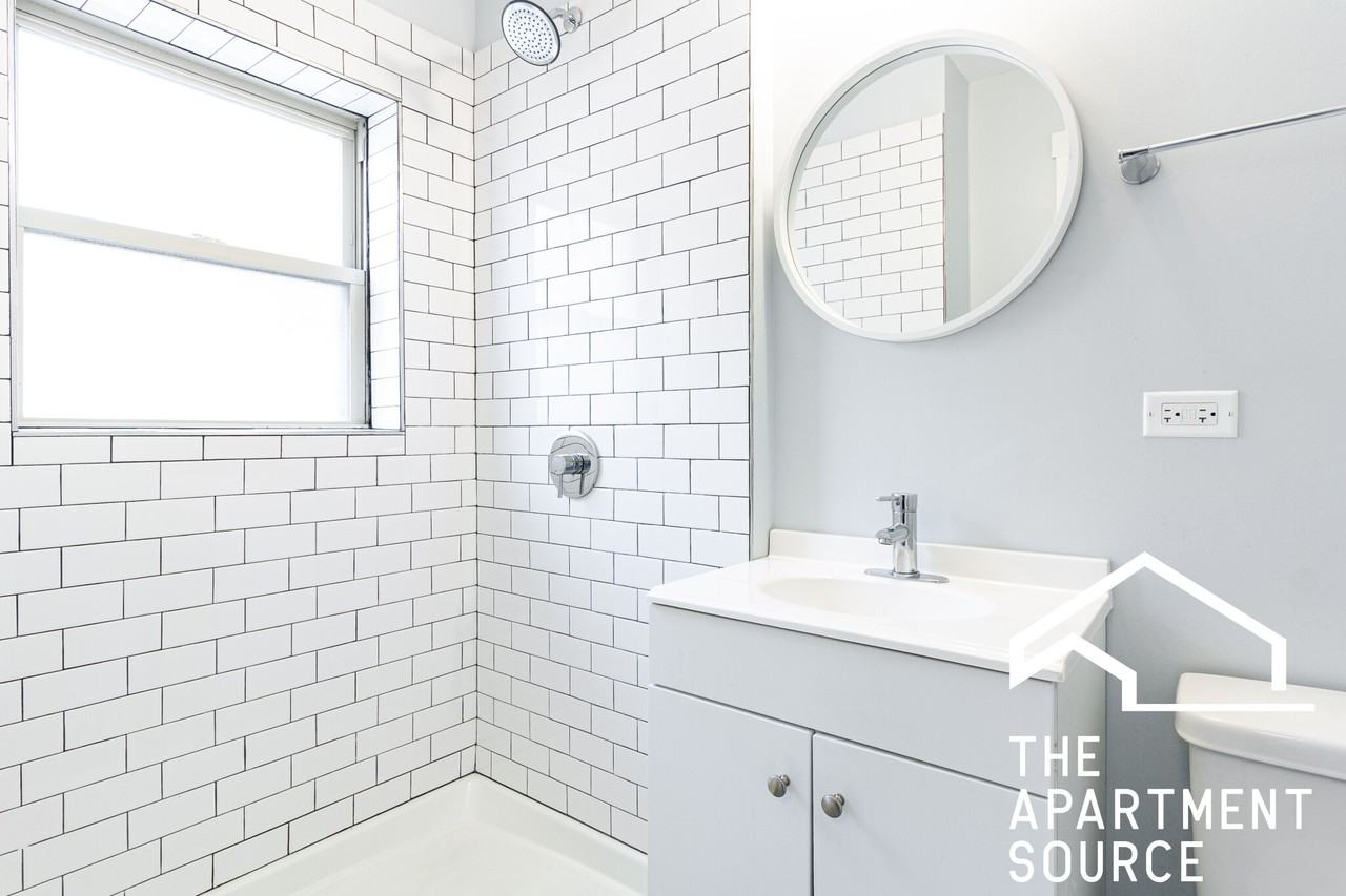 4700 N Racine Ave #108 - Photo 6 of 31