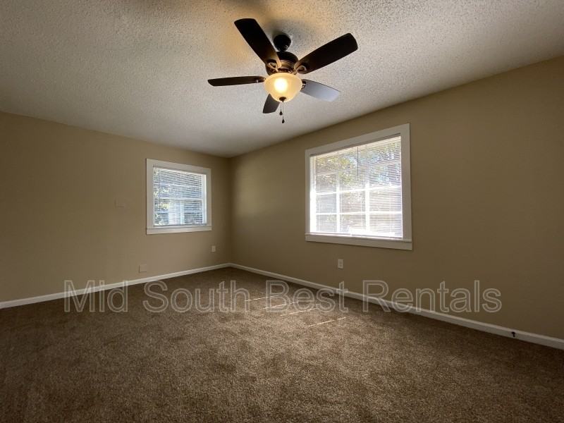 6420 Stagecoach Rd - Photo 4 of 8