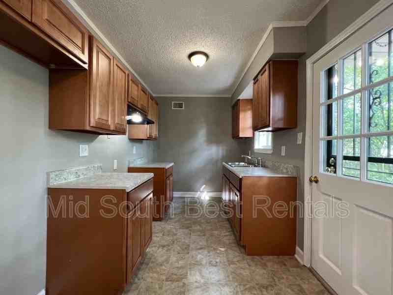 3084 Saint Charles Dr - Photo 2 of 5