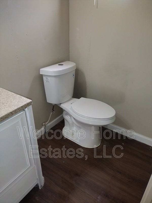 110 E Prince Rd - Photo 3 of 10