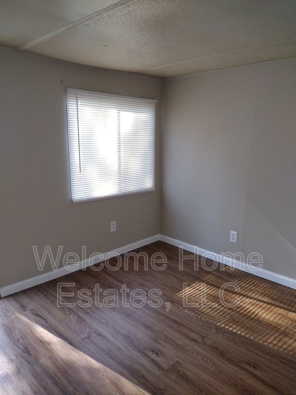 110 E Prince Rd - Photo 7 of 10