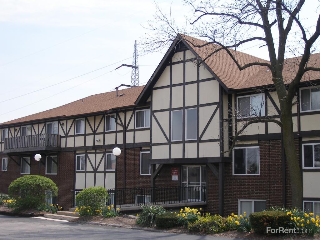 Courtland Manor Apartments - Photo 2 of 3