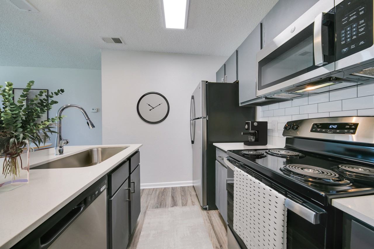 z-042623-Forest Ridge - Photo 4 of 15