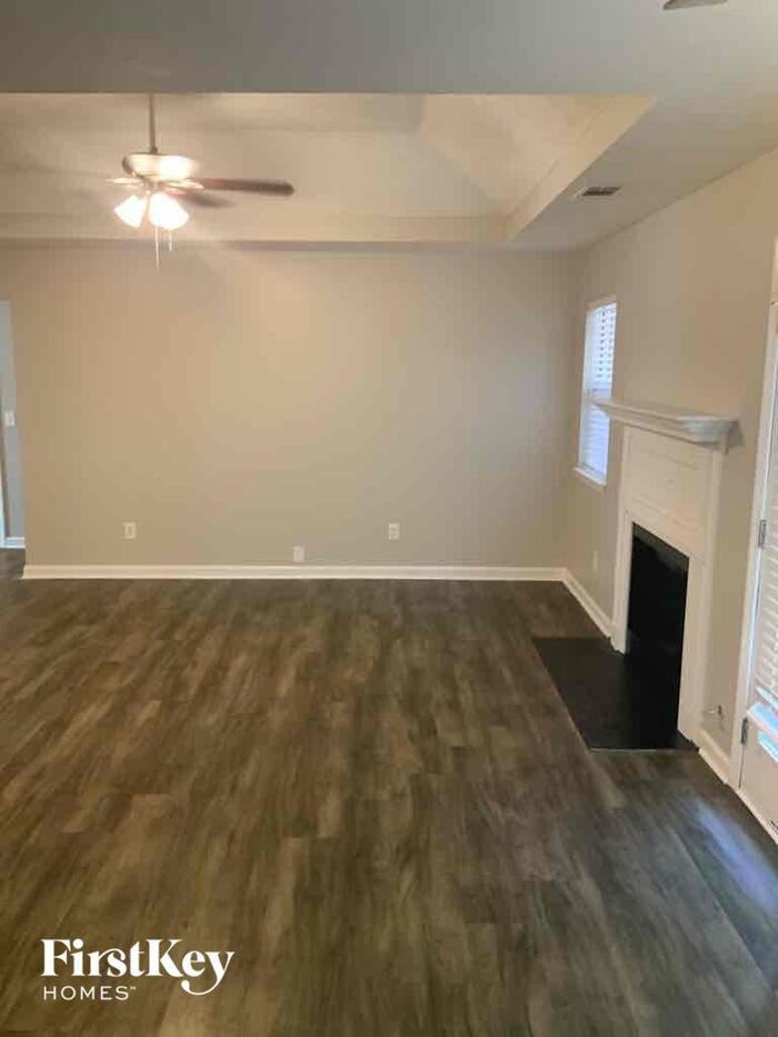 210 Doe Run Ct - Photo 2 of 11