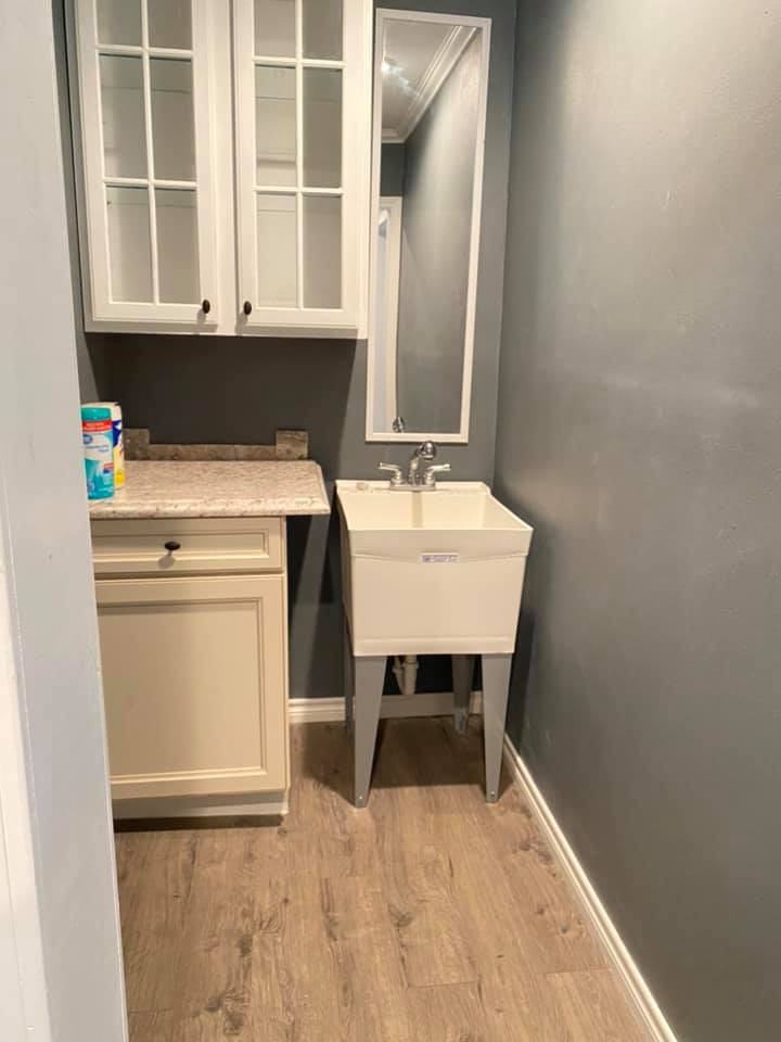700 N Gladys St #1 - Photo 5 of 21
