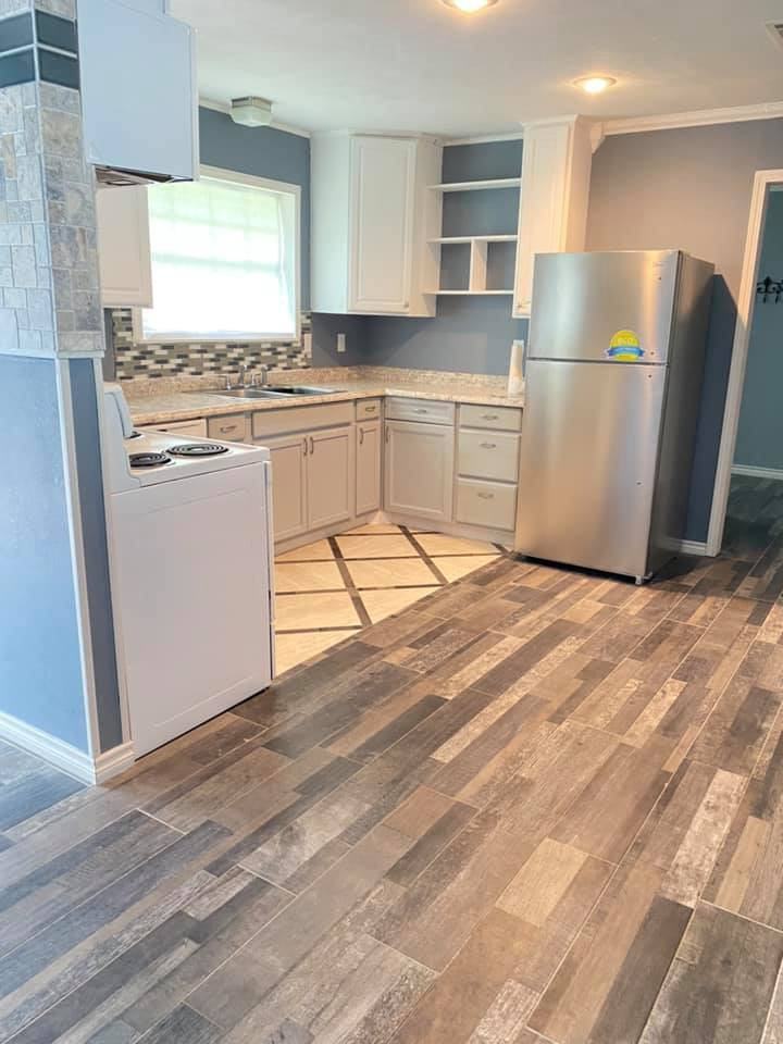 700 N Gladys St #1 - Photo 2 of 21
