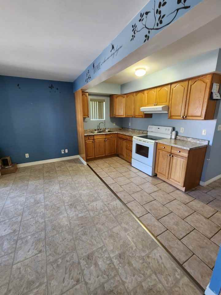 349 Tuscarora 3 bed, 2 Bath Main floor Apartments 349 Tuscarora