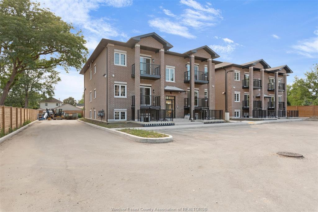 303 – 233 Watson, Brand new Condo - Photo 2 of 18