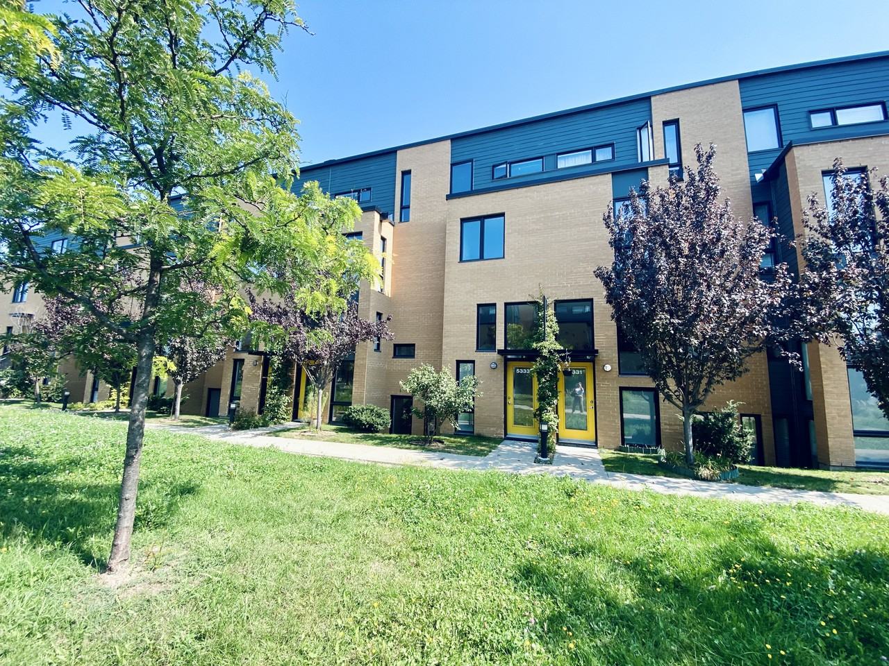 5333 Rue Duchesneau, Montréal, QC H1K 0J9 3 Bedroom Apartment for