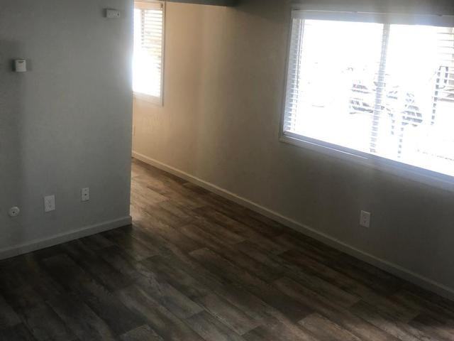 1881 Baker Street - Photo 3 of 17