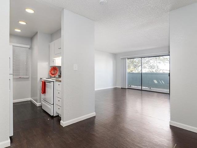 1881 Baker St - Photo 7 of 17