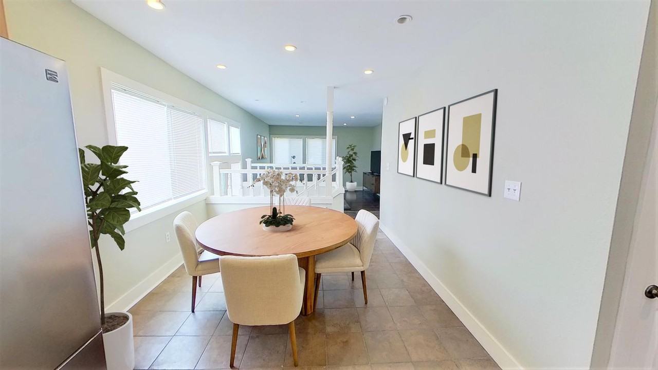 Stylish Beacon Hill duplex near 1 Line Stop with big yard - Photo 2 of 23