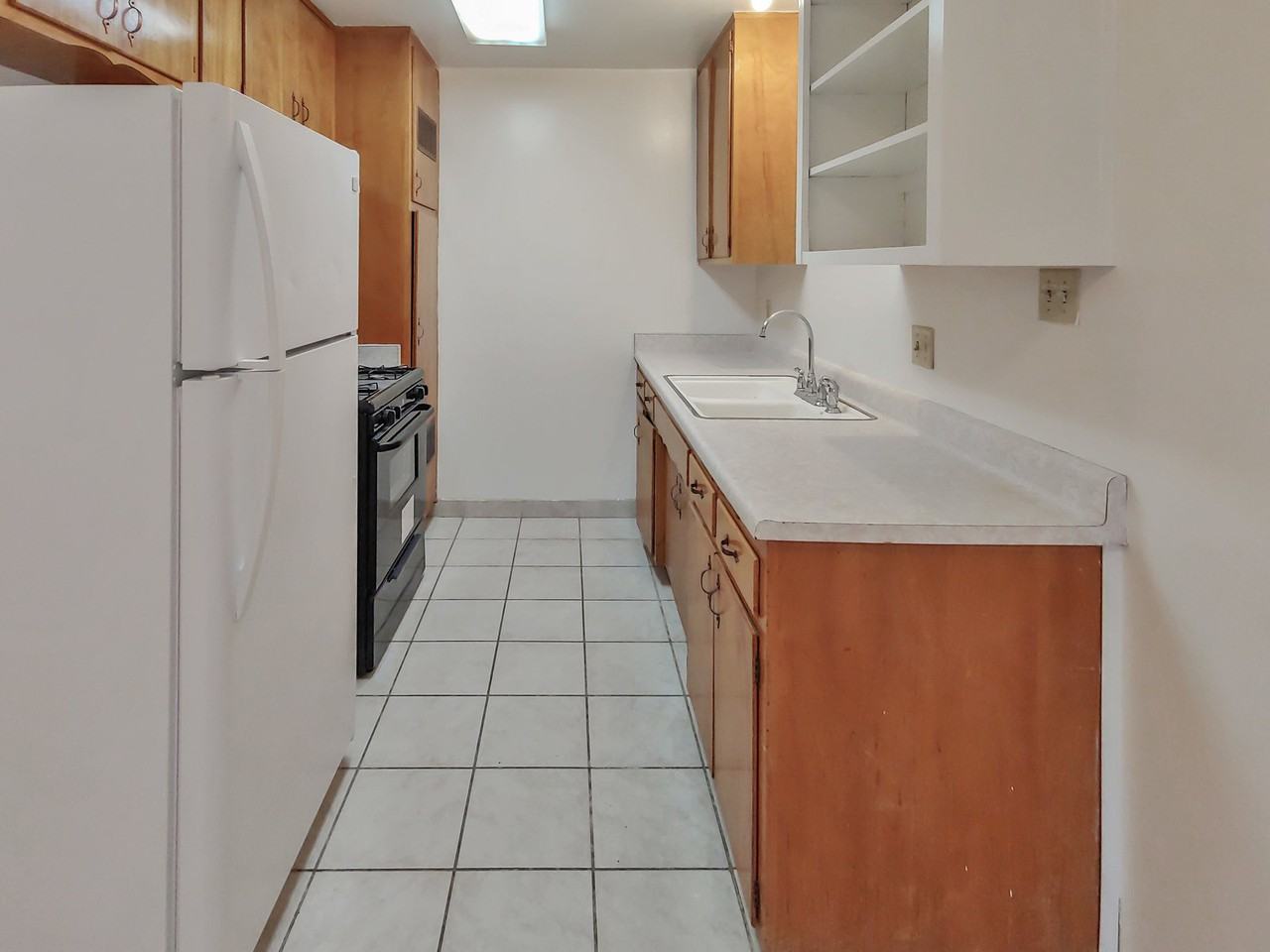 213 Panamint Ave #B - Photo 5 of 14