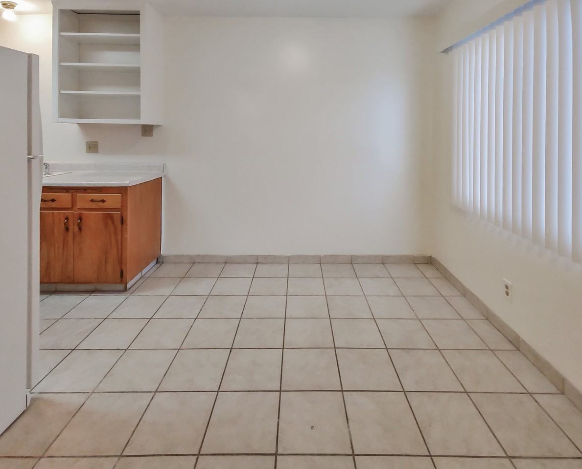 213 Panamint Ave #B - Photo 6 of 14