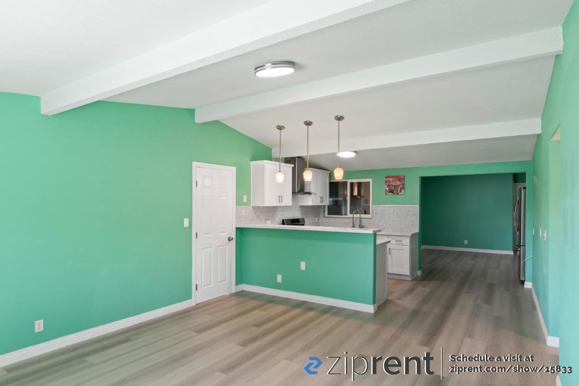 1470 Palmview Way - Photo 3 of 21