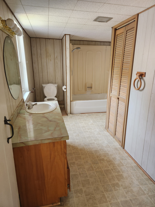 102 S High St - Photo 3 of 10