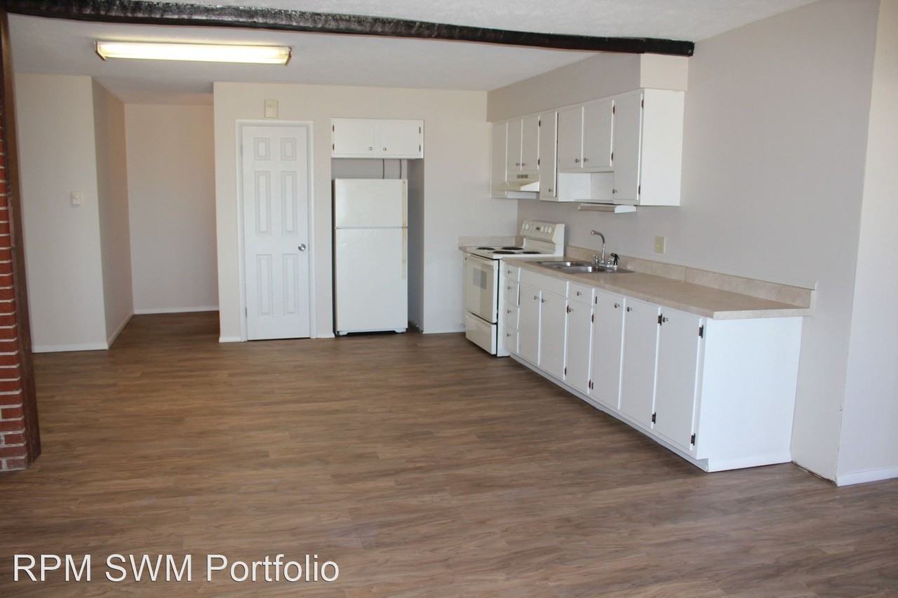 4503 E Shawnee Rd - Photo 3 of 11