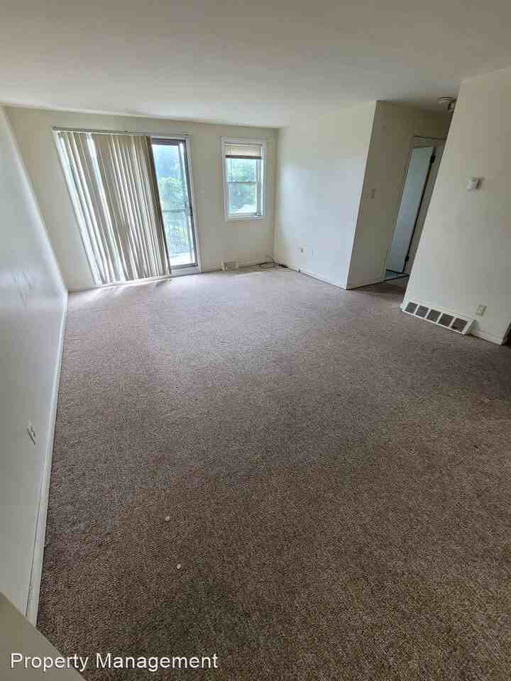7670 Brockton Rd - Photo 3 of 6