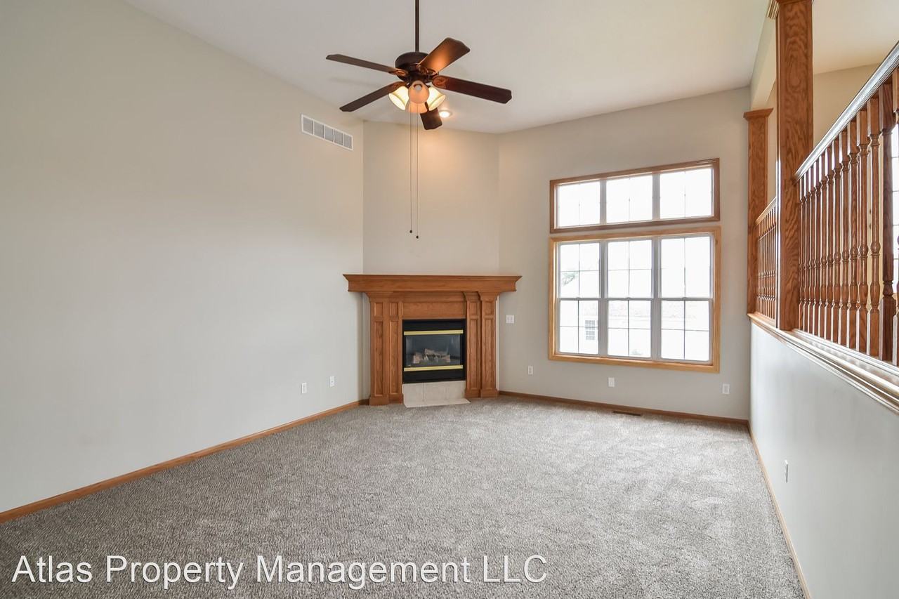 1100 Adams Cir - Photo 3 of 15
