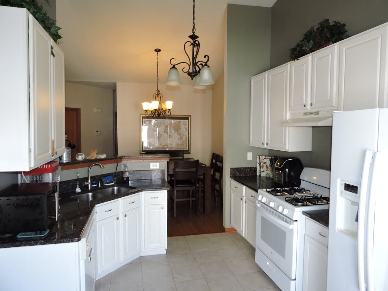 1760 Fieldstone Dr N - Photo 2 of 13