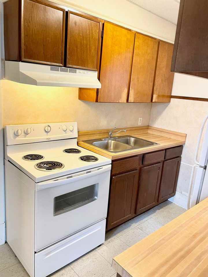 62-64 N. MAIN STREET - Photo 3 of 10