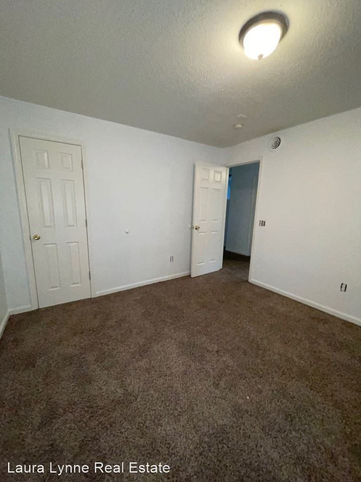 4819 4819 -1 NW Homestead Terrace - Photo 2 of 12