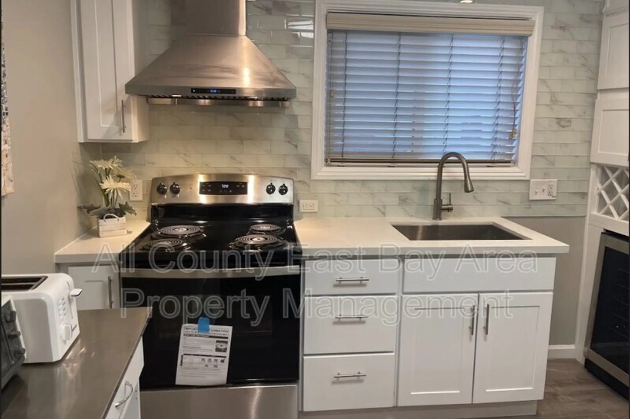 815 6th Ave - Photo 3 of 21