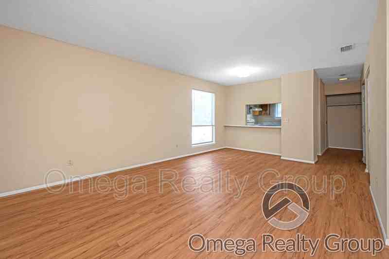 1700 14th Ave E #4 - Photo 4 of 22