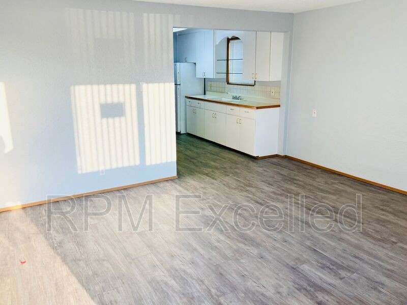 1122 Lafayette St S #4 - Photo 2 of 10