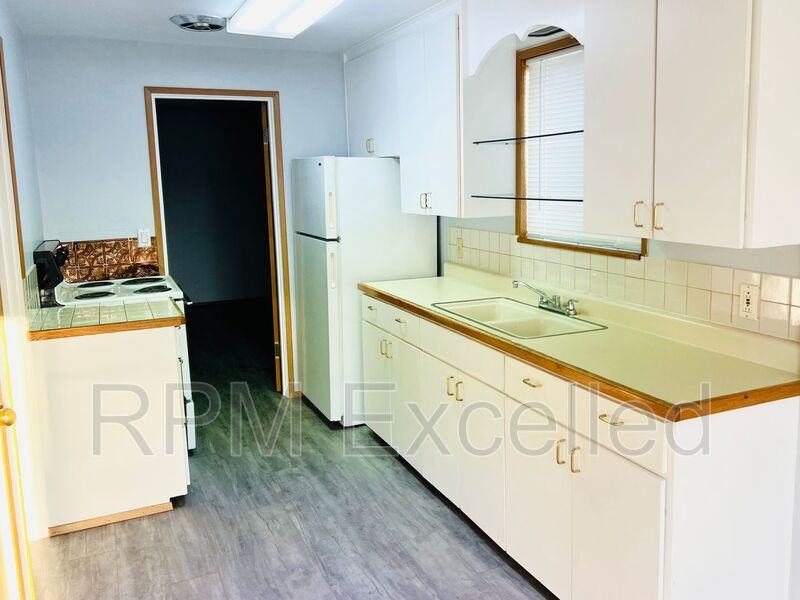 1122 Lafayette St S #4 - Photo 4 of 10