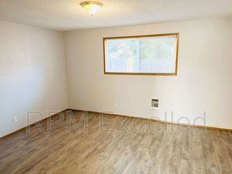 1122 Lafayette St S #4 - Photo 7 of 10