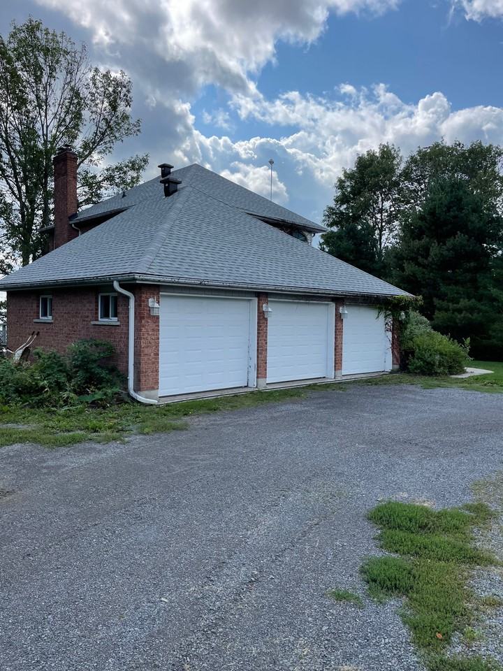 1836 Howe Island Dr - Photo 3 of 50