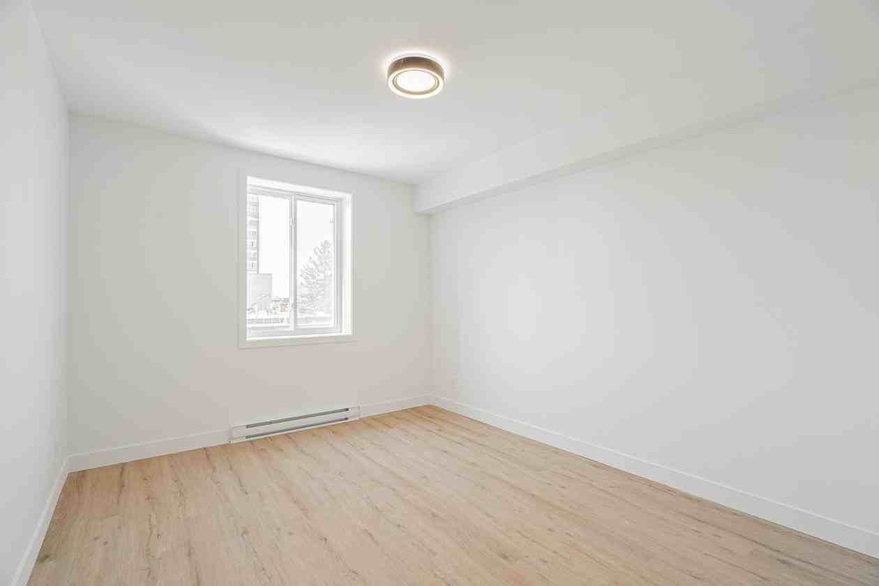 1035G Rue Jean-Talon O #12 - Photo 2 of 12