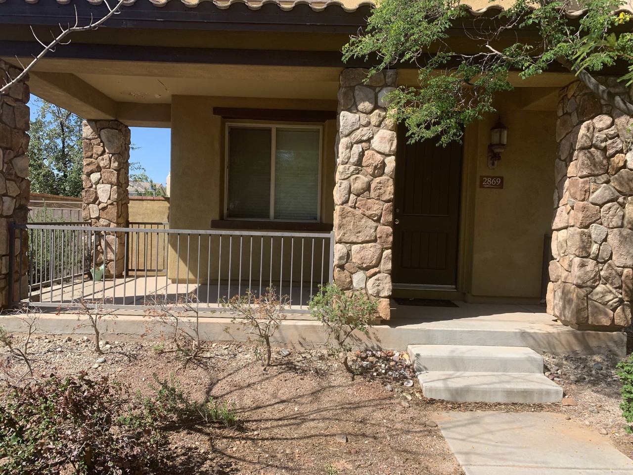 2869 N Claire Dr - Photo 2 of 12