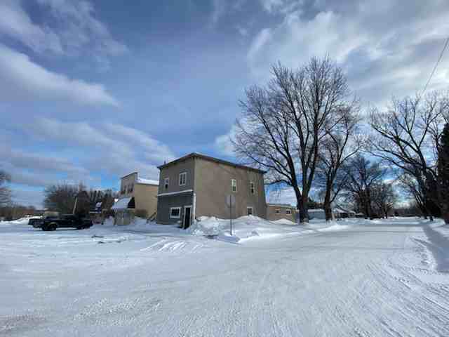 40 Hodgins Ave - Photo 3 of 3