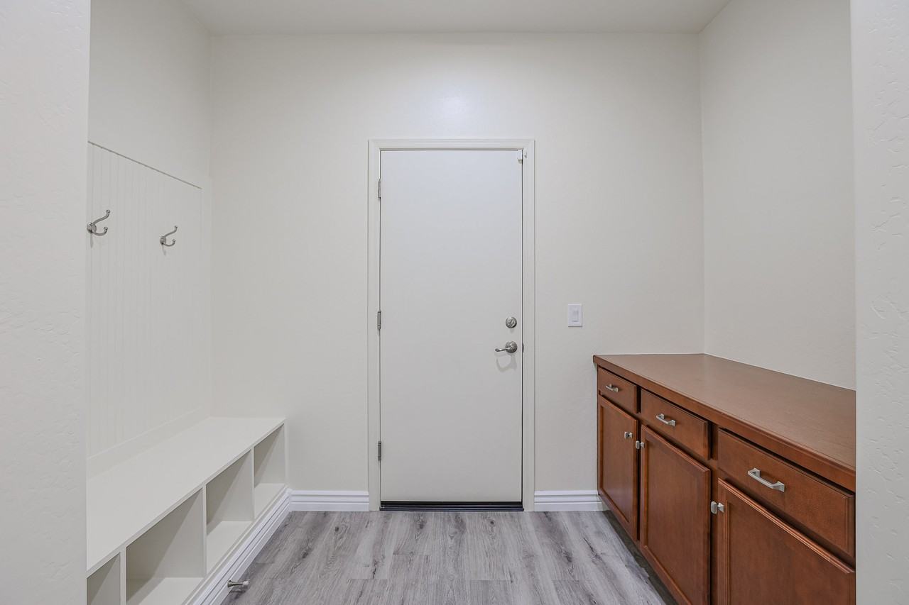 21948 N 98th Dr - Photo 6 of 37