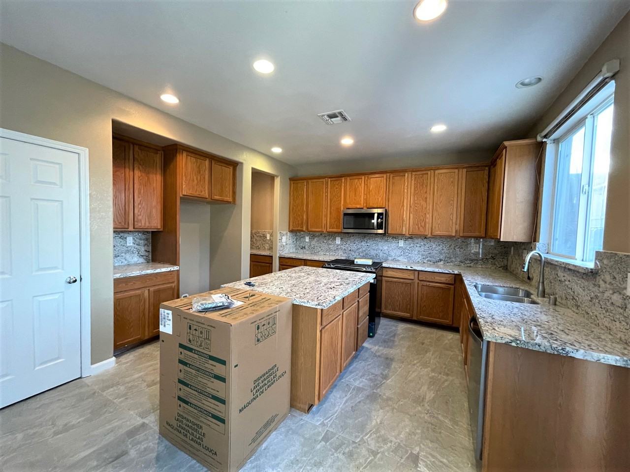 3712 Massimo Circle - Photo 4 of 14