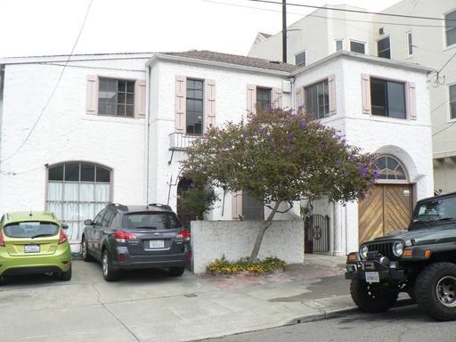 487 Merritt Ave - Photo 3 of 9