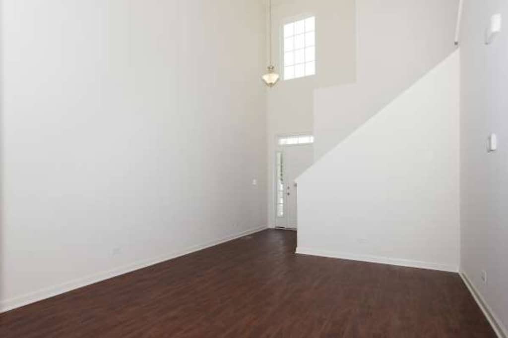 517 Fort Clatsop Ct - Photo 3 of 11