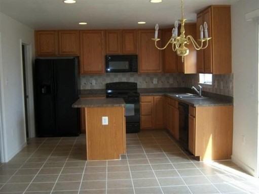 109 Theater Ln - Photo 2 of 19