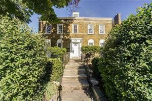 featured image of 1749 Bathurst Street #3