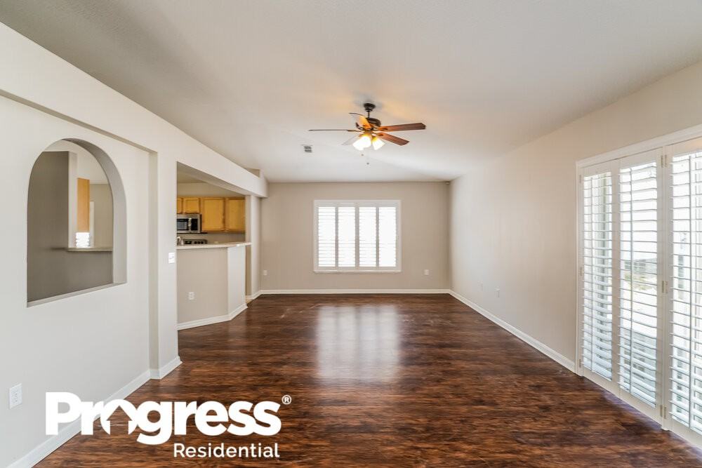 2109 Tealwood Cir - Photo 3 of 21