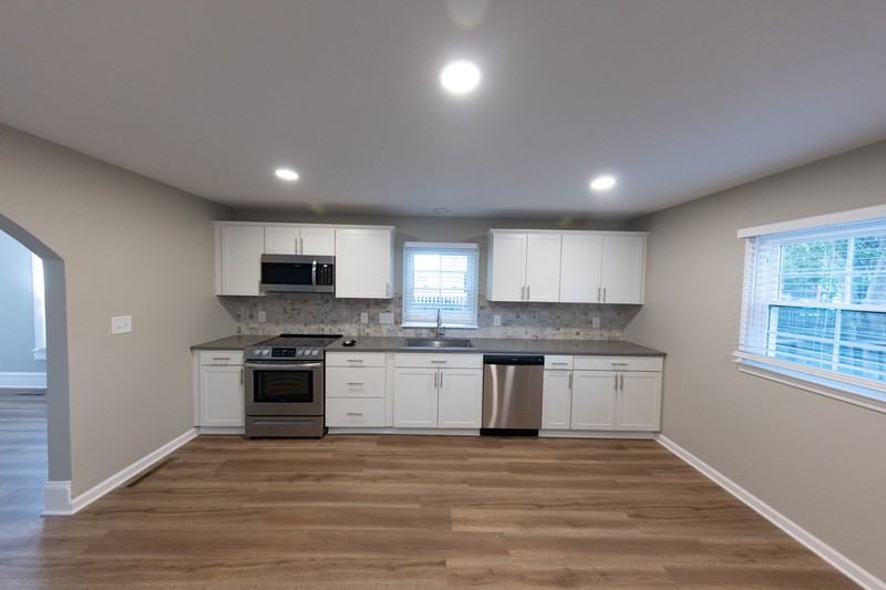 216 Sharpe Ave - Photo 3 of 24