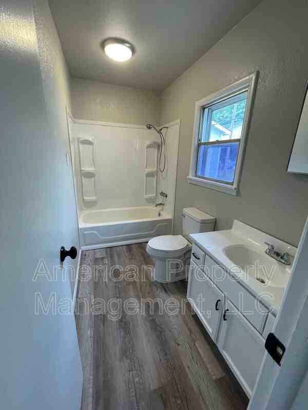 814 N Hodge St - Photo 7 of 11