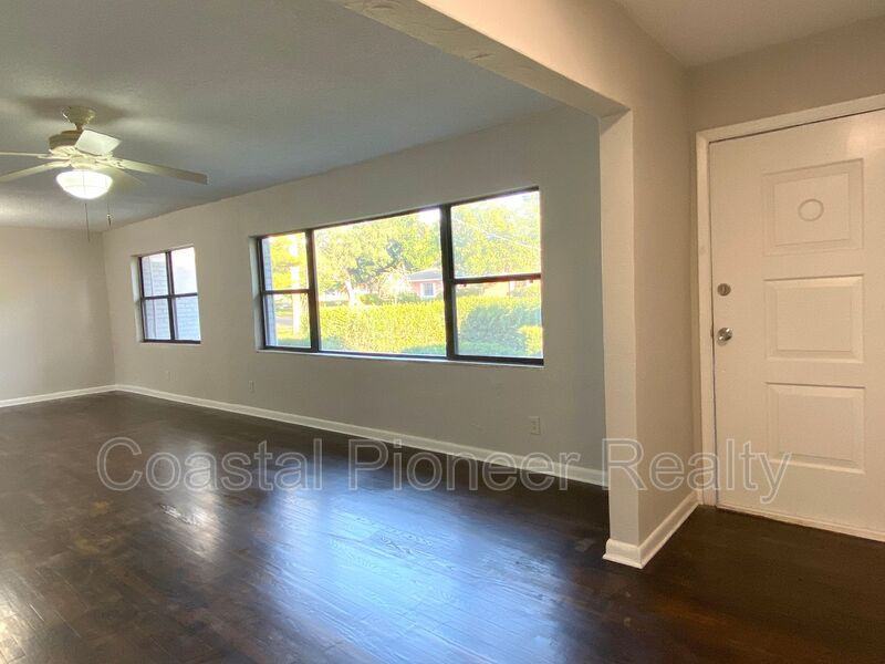 1612 E 33rd Ave - Photo 2 of 15