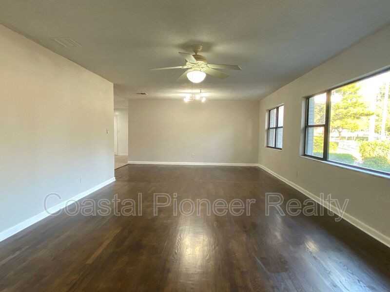 1612 E 33rd Ave - Photo 3 of 15