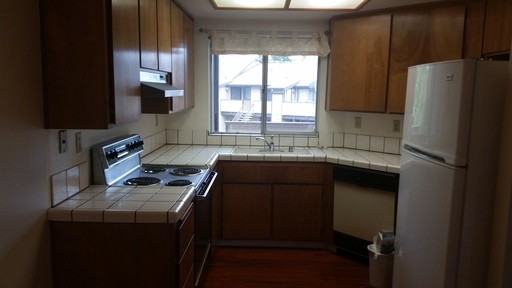 732 Sterling Dr - Photo 3 of 9