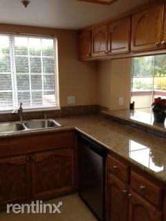 1731 Lake St - Photo 2 of 10